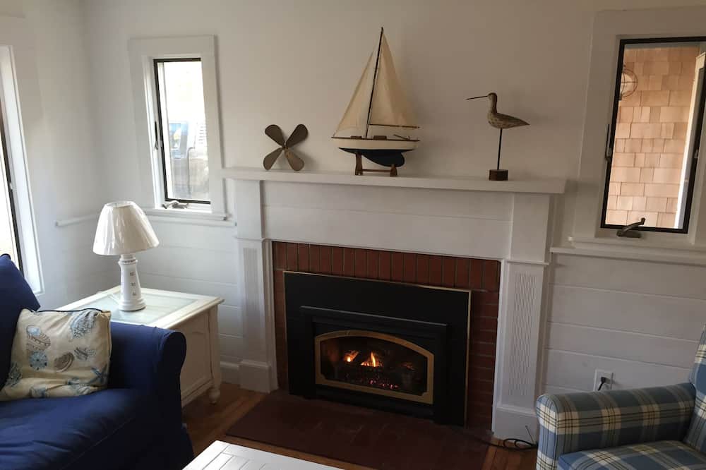 Photo of Livingroom in Eastham