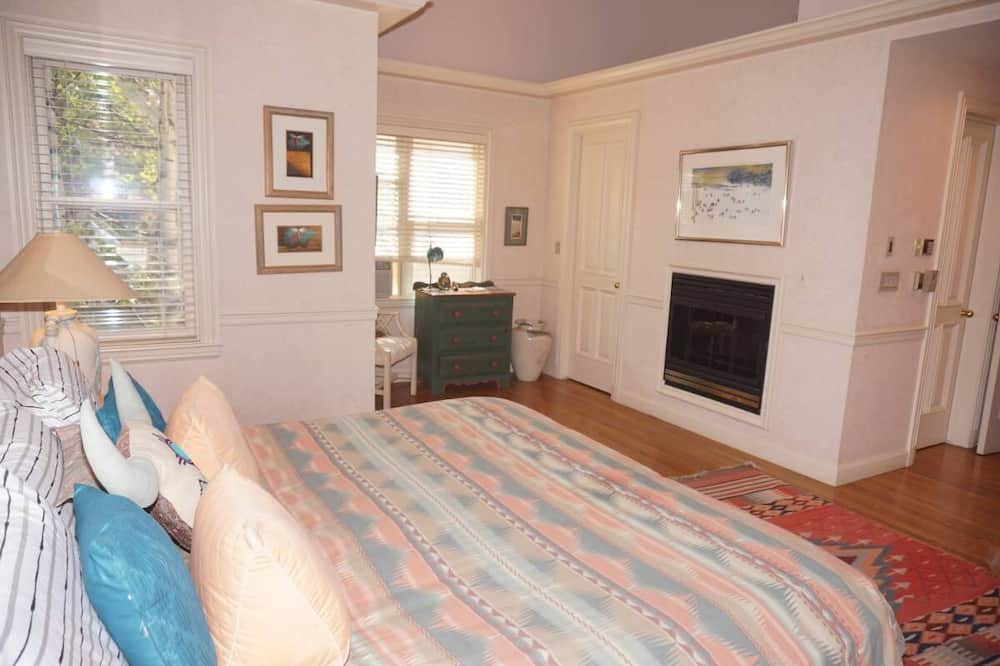 Photo of Livingroom in West End