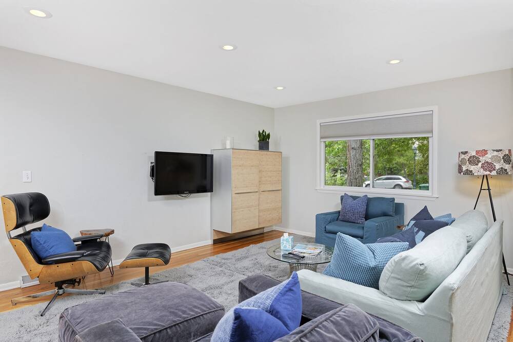 Photo of Livingroom in South Westminster