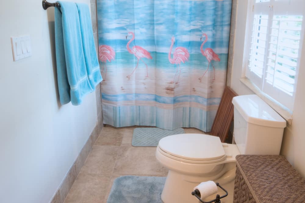 Photo of Bathroom in Kings Lake