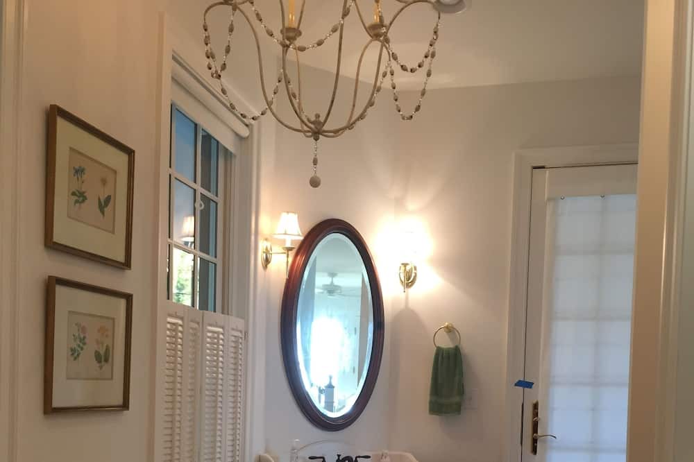 Photo of Bathroom in Bozman