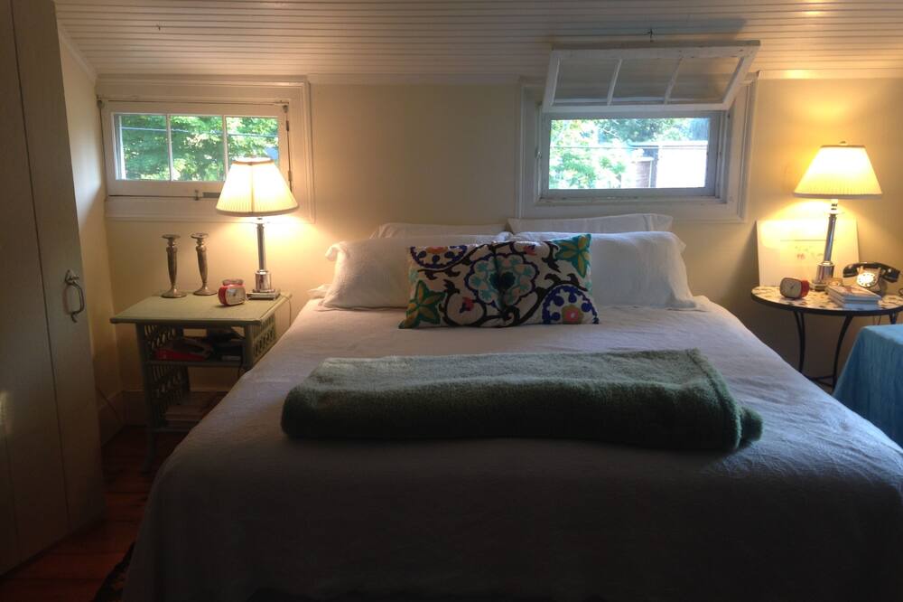 Photo of Bedroom in Red Hook