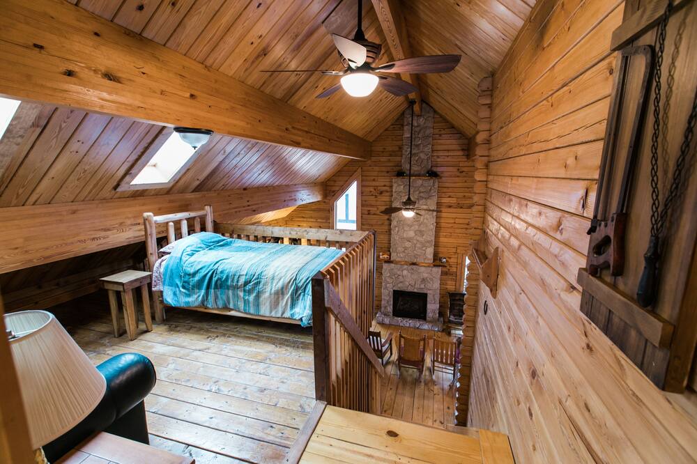 Photo of Bedroom in Hickory Hills