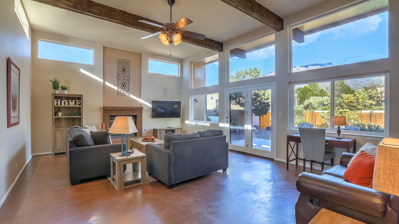 Photo of Livingroom in Sandia Heights South
