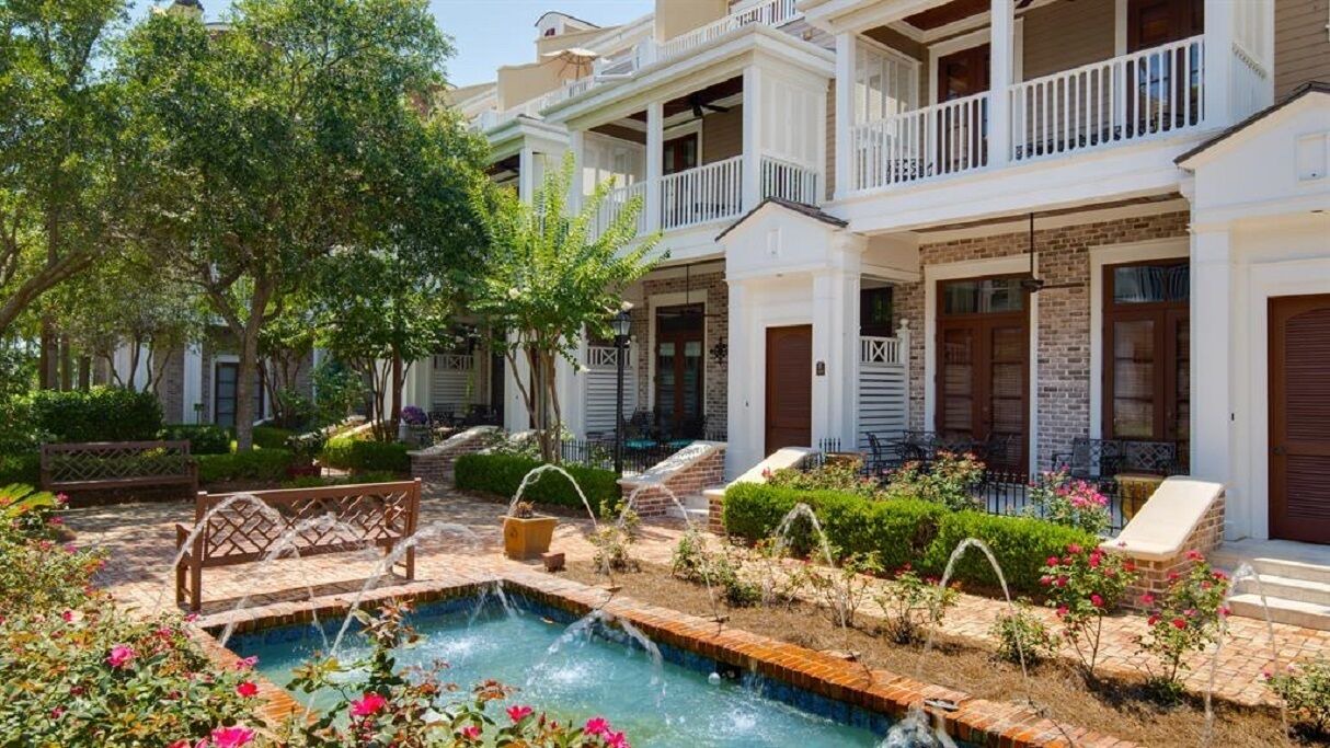 Photo of Outdoor in Baytowne Wharf