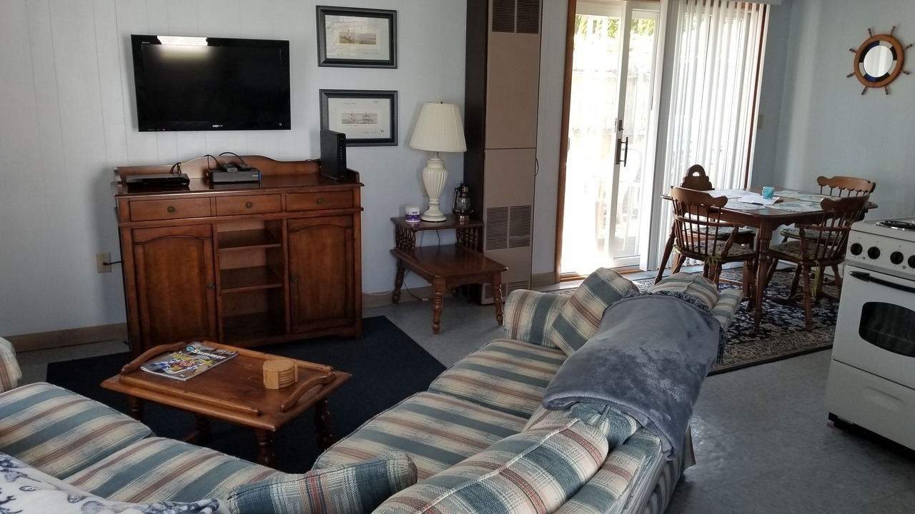 Photo of Livingroom in Point Judith