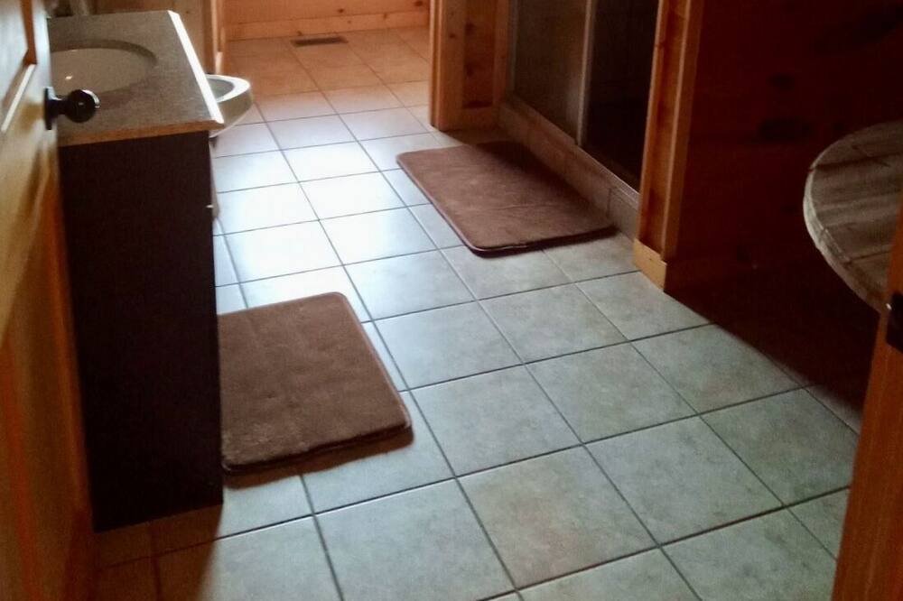 Photo of Bathroom in Spencer