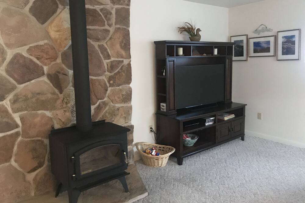 Photo of Livingroom in Apple Valley