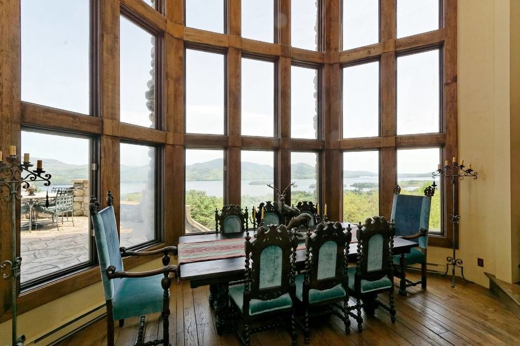 Photo of Livingroom in Bolton Landing
