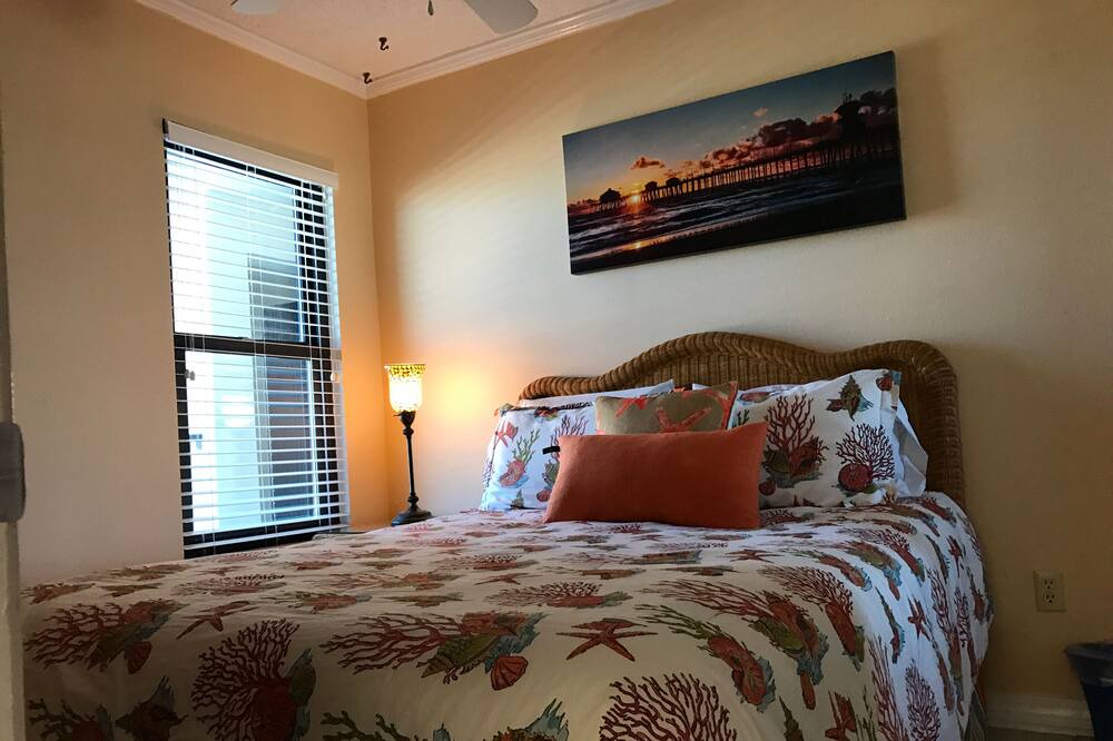 Photo of Bedroom in Navarre Beach