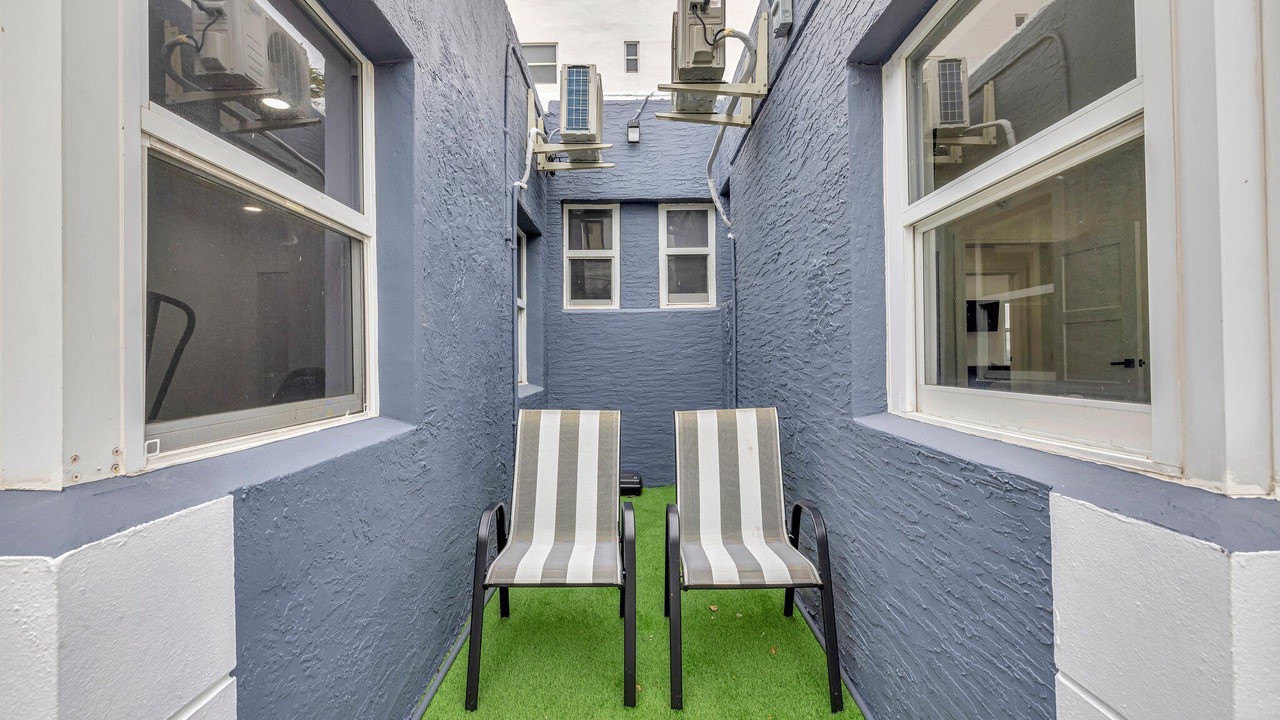 Photo of Patio Balcony in Central Beach