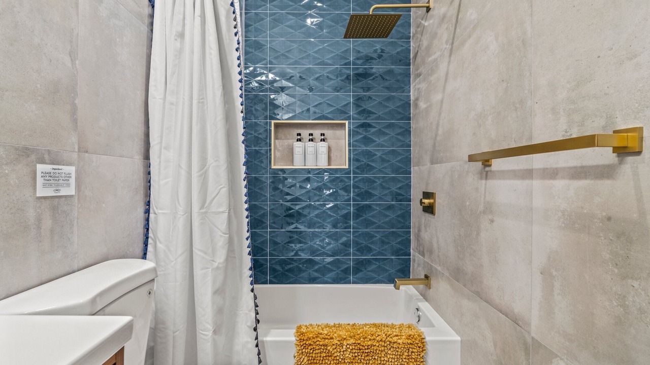 Photo of Bathroom in Old City