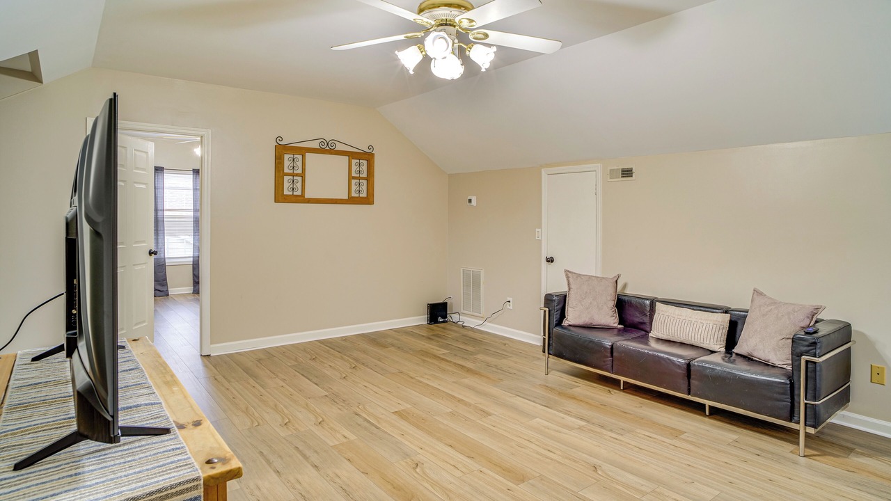 Photo of Livingroom in Millersville