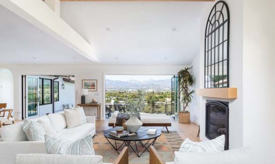 Photo of Livingroom in Los Feliz