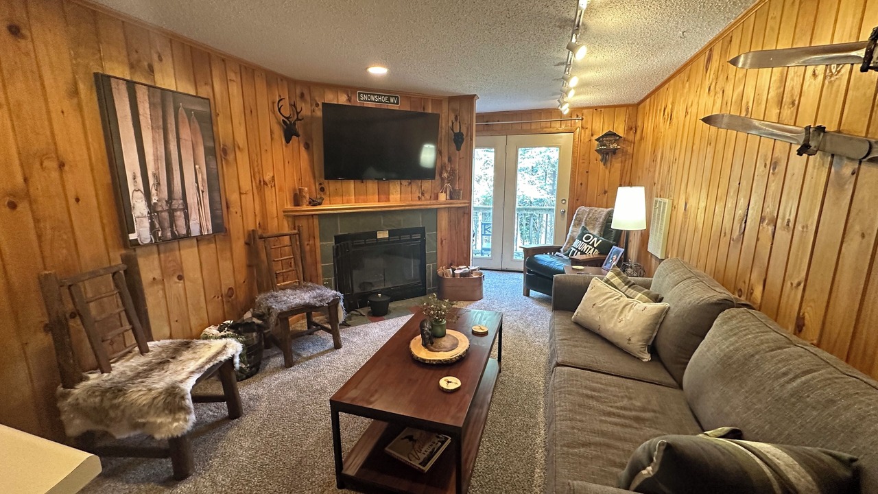 Photo of Livingroom in Snowshoe