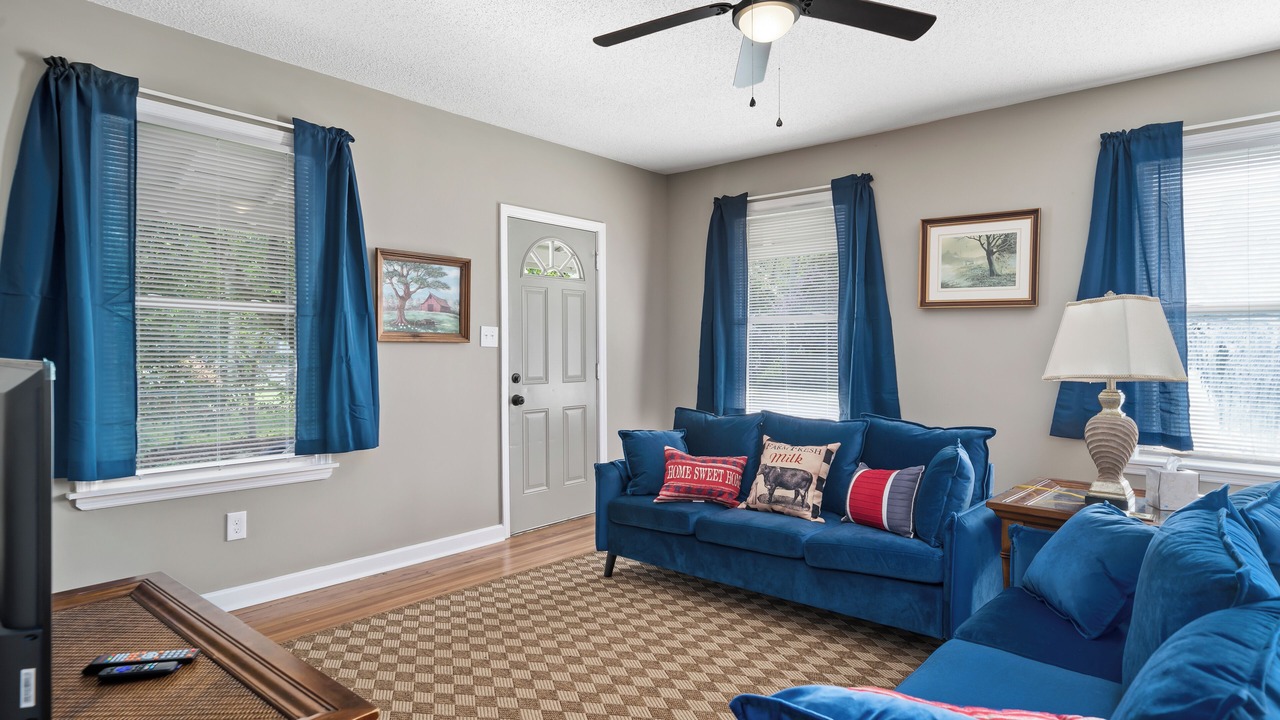 Photo of Livingroom in Huntsville