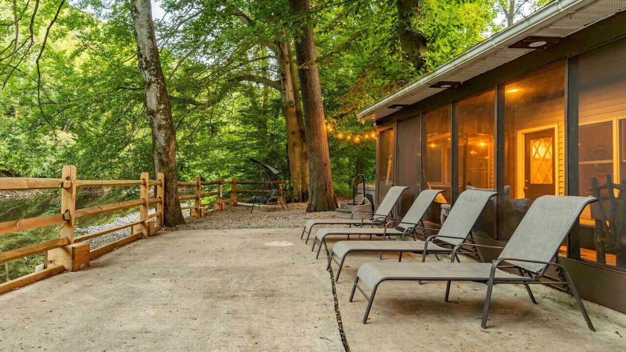 Photo of Patio Balcony in Jonestown