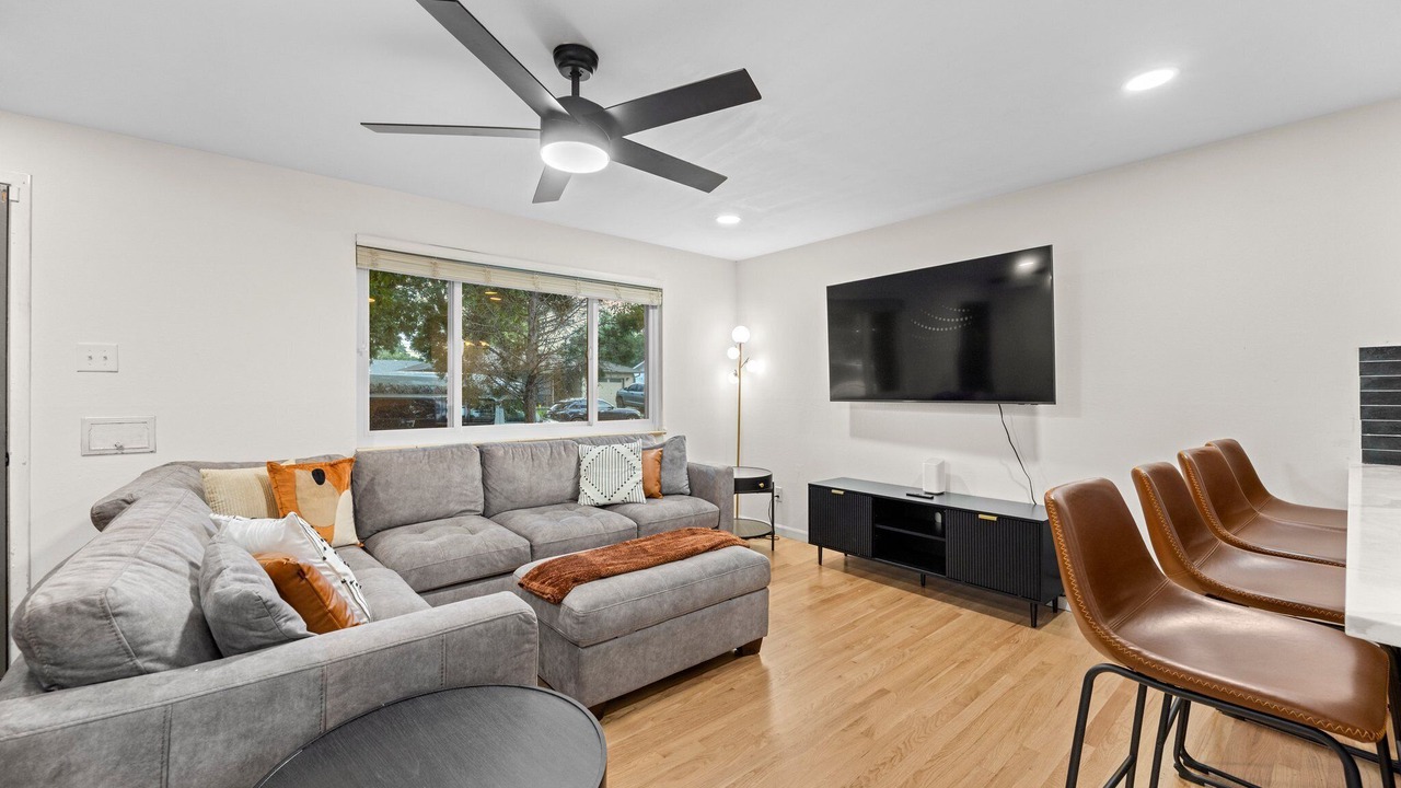 Photo of Livingroom in Arvada Plaza Area