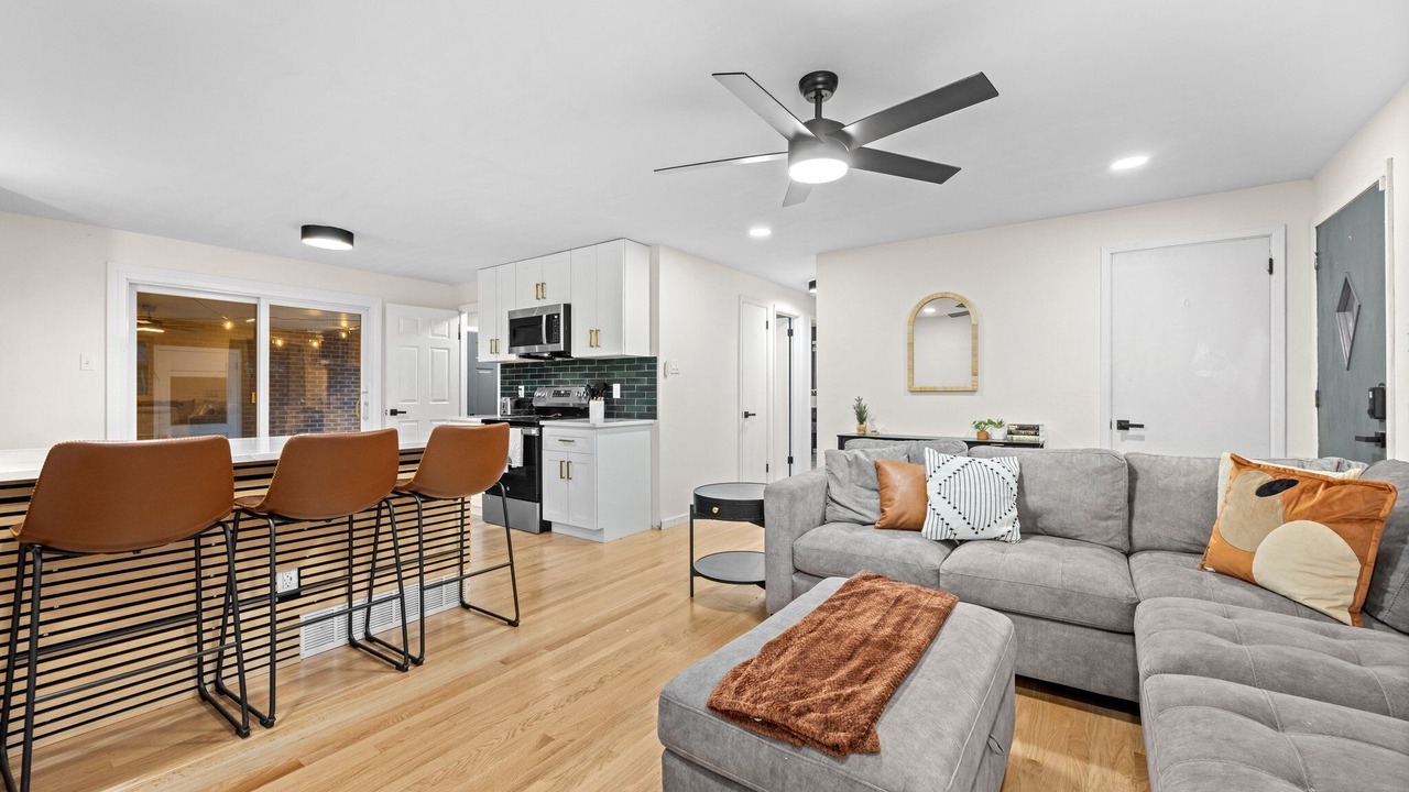 Photo of Livingroom in Arvada Plaza Area