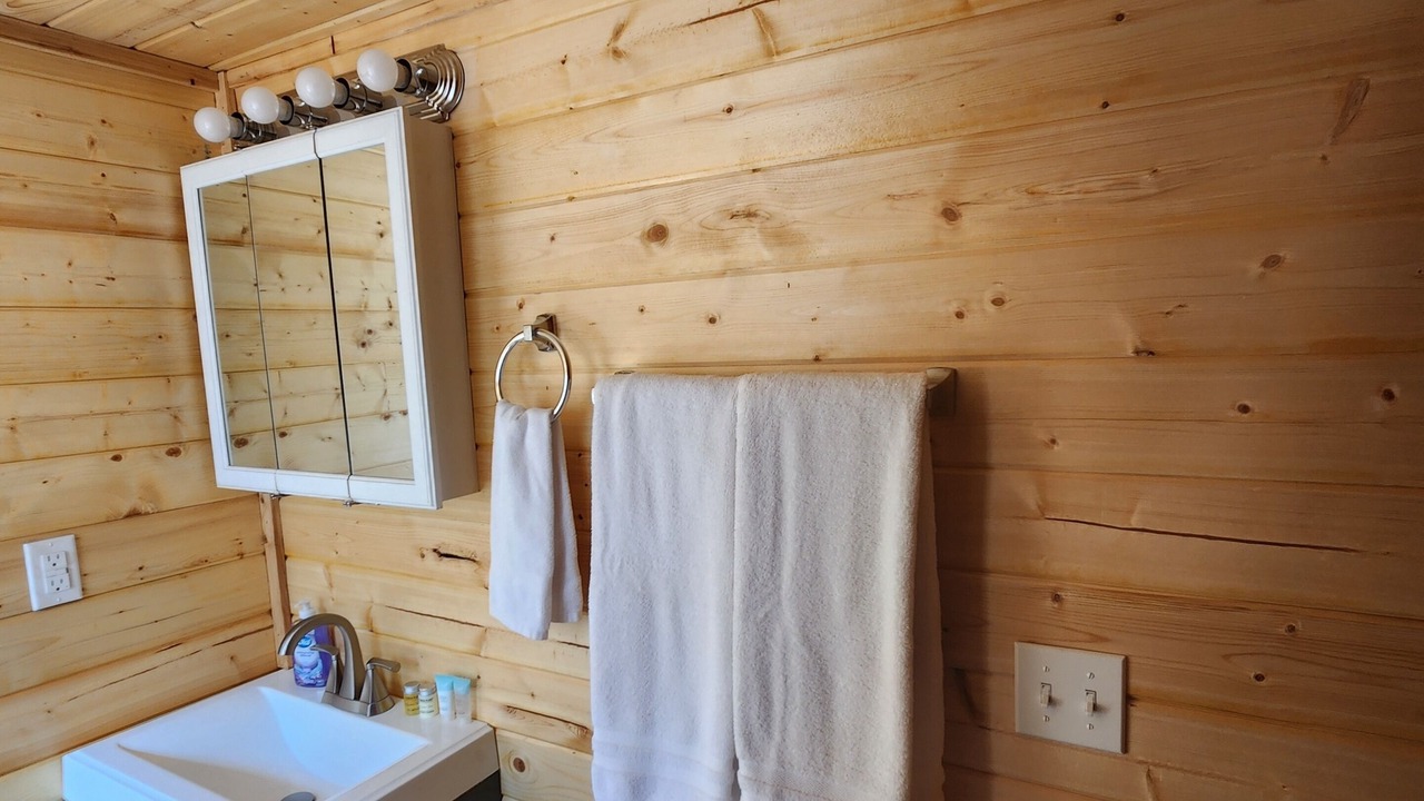 Photo of Bathroom in Hurricane