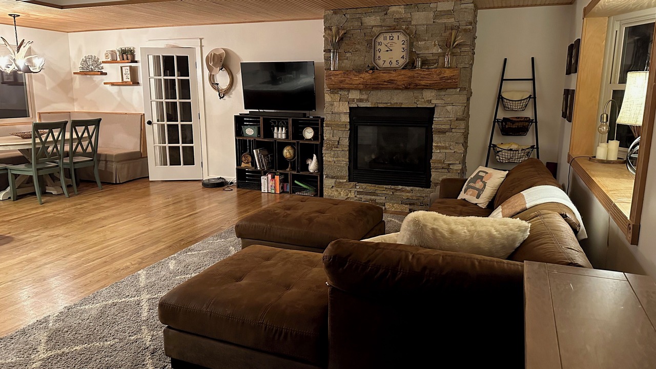 Photo of Livingroom in Evergreen
