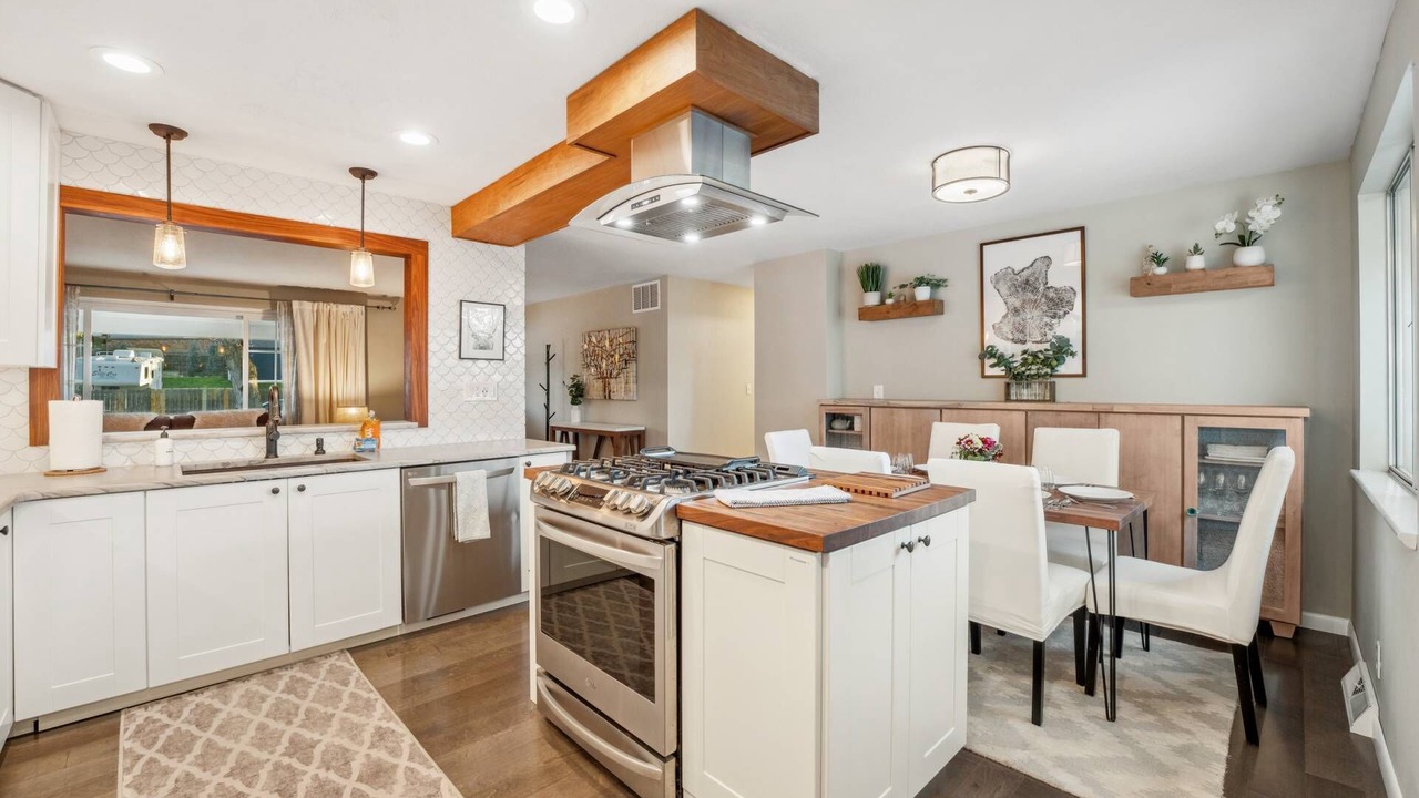 Photo of Kitchen in Golden