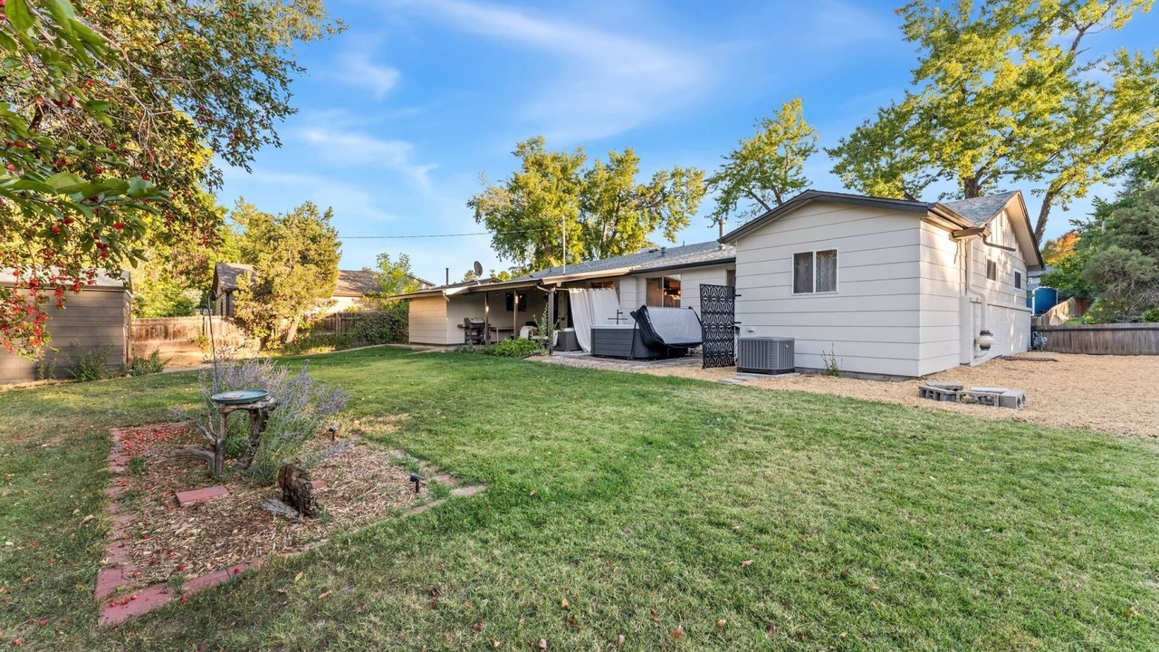 Photo of Outdoor in Golden