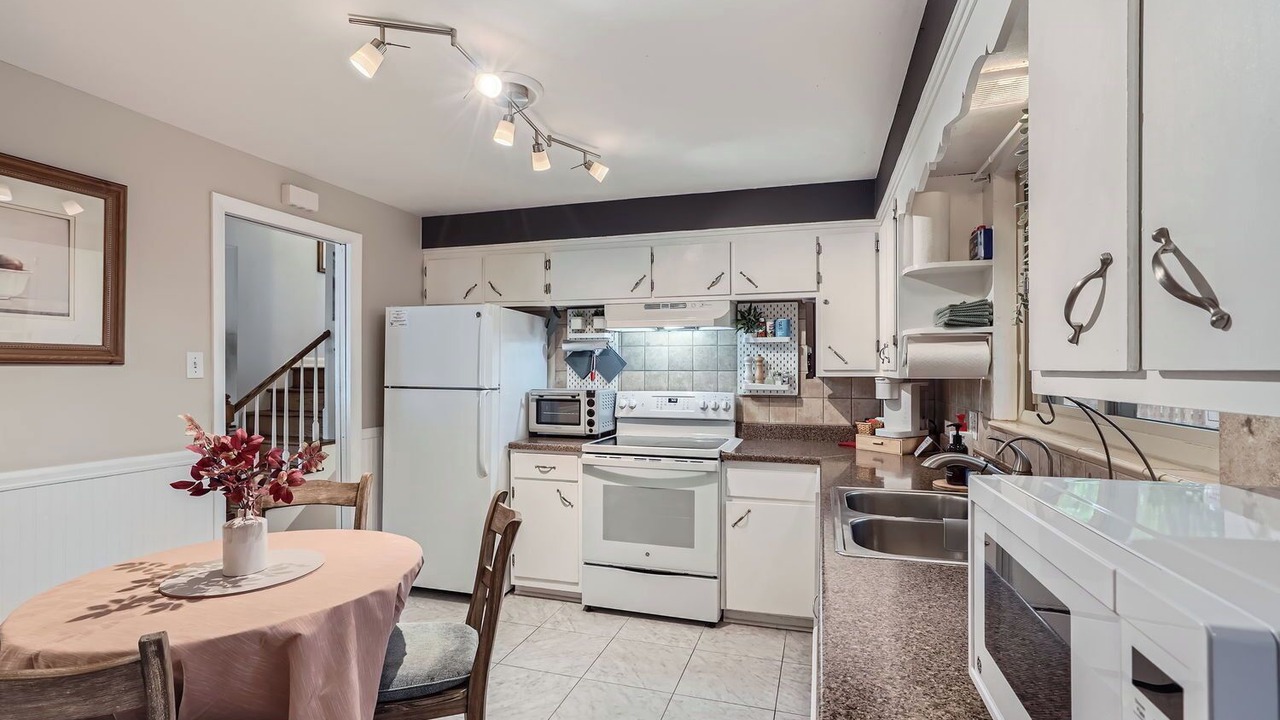 Photo of Kitchen in Arvada Plaza Area