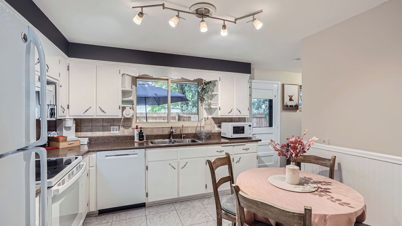 Photo of Kitchen in Arvada Plaza Area