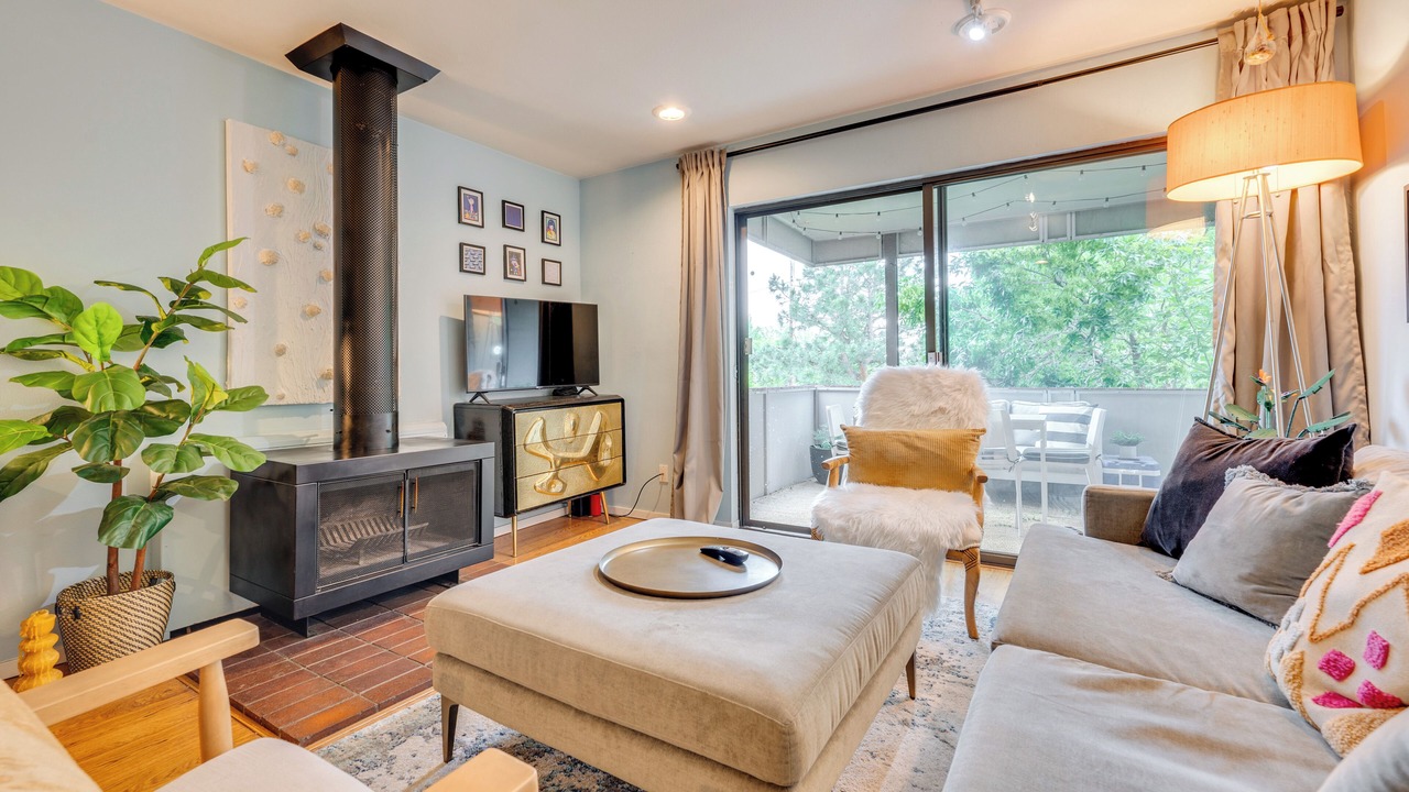 Photo of Livingroom in Whittier