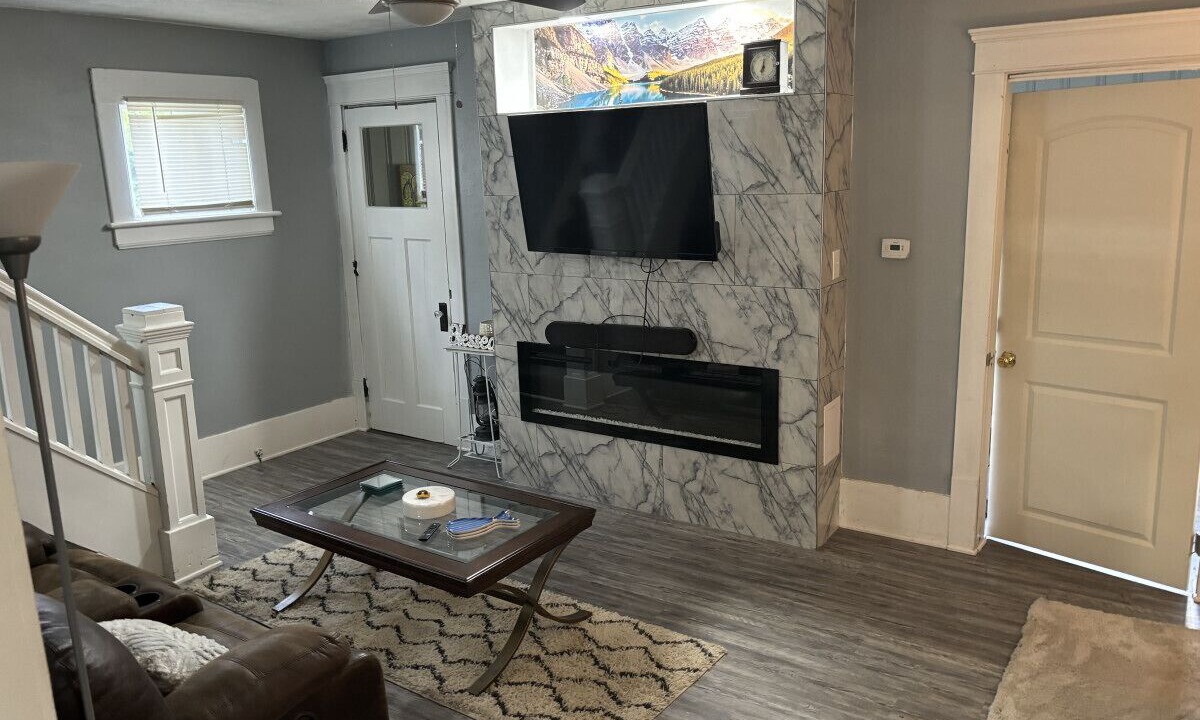 Photo of Livingroom in Highland Square