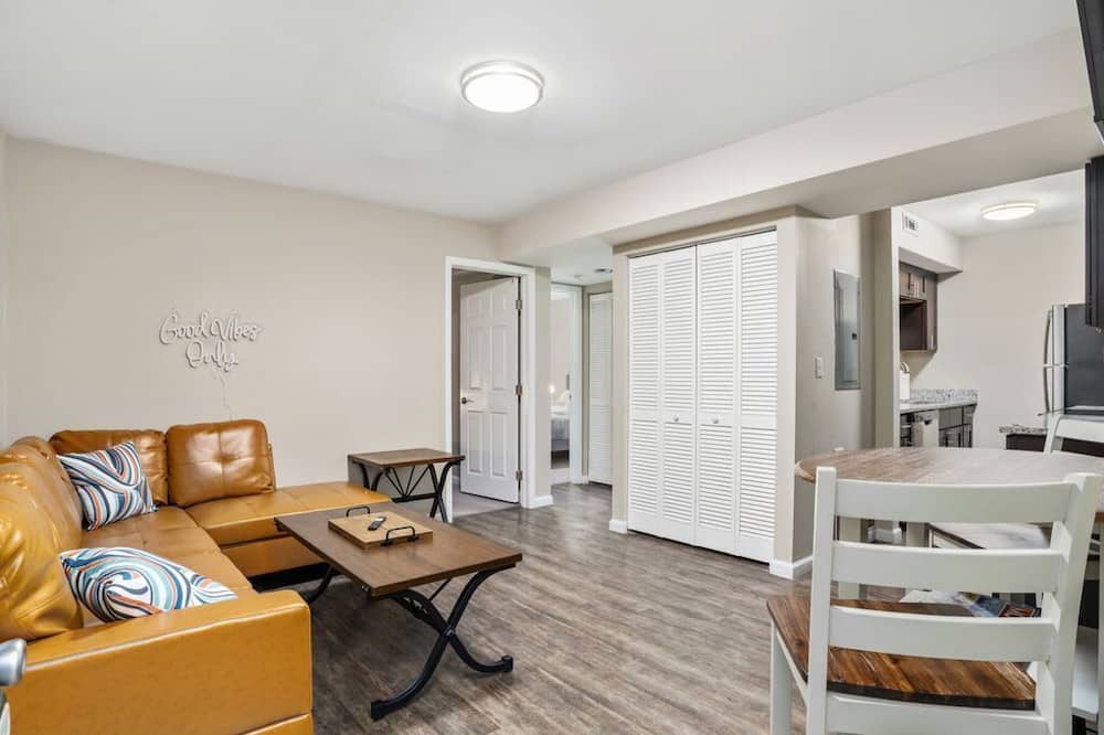 Photo of Livingroom in University District