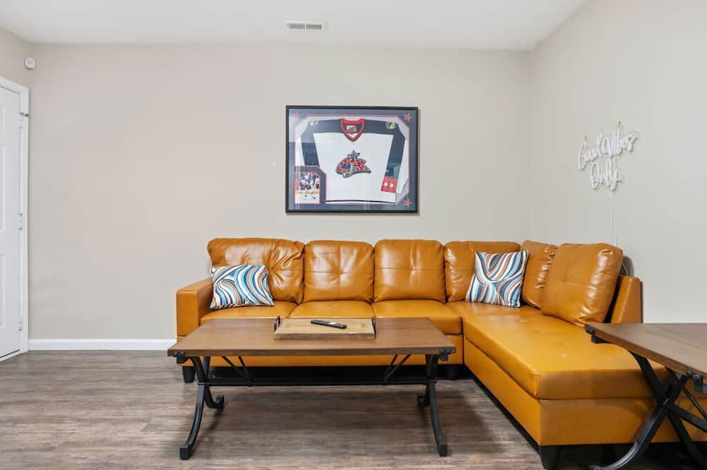 Photo of Livingroom in University District