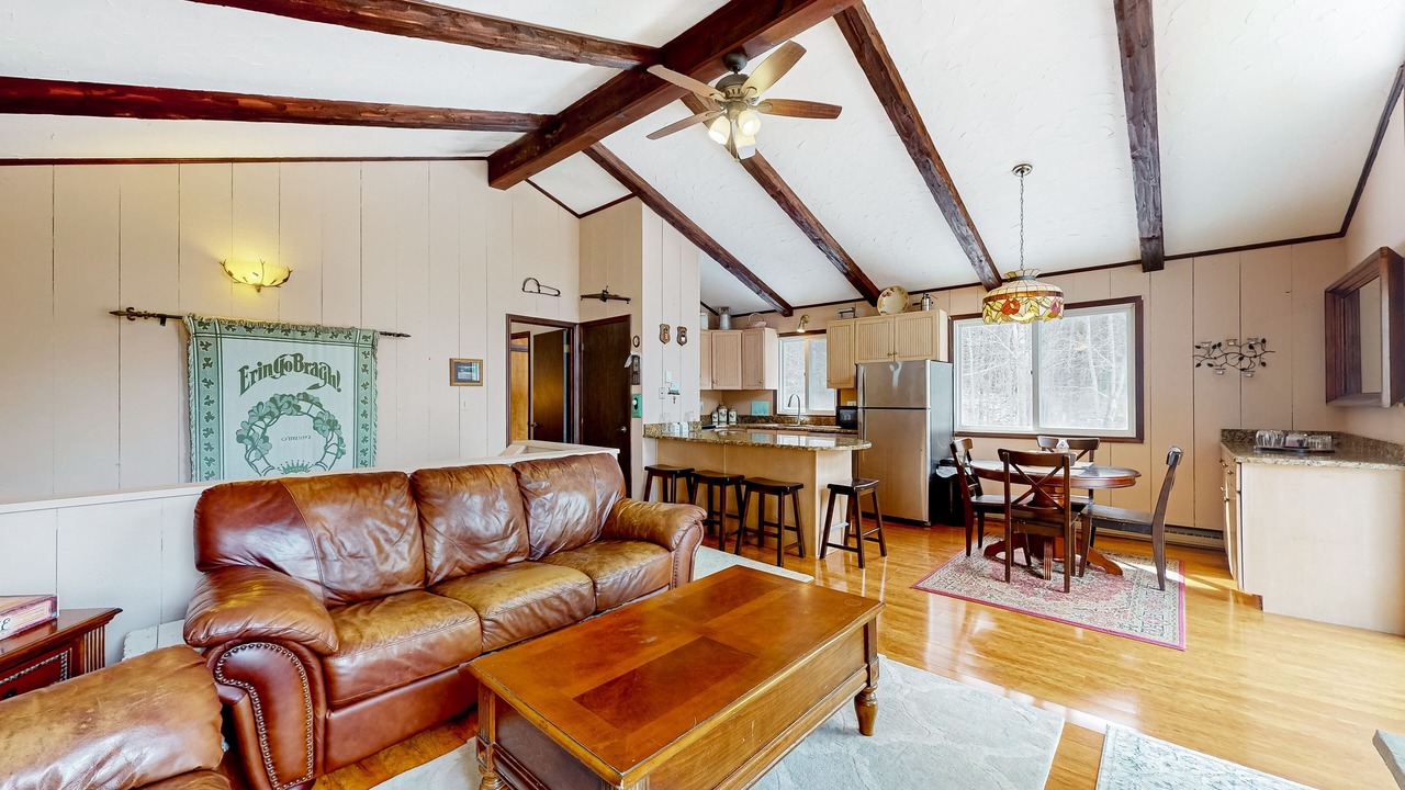 Photo of Livingroom in Maplecrest