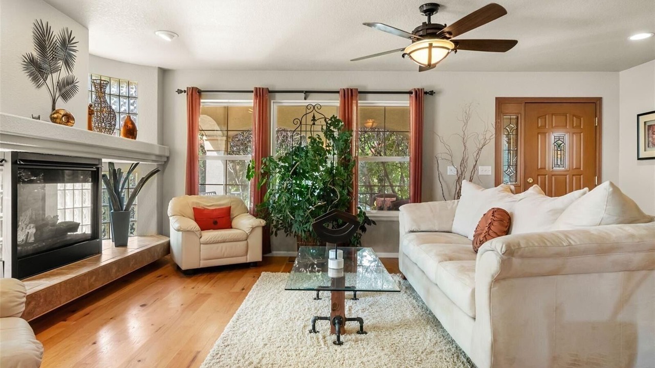 Photo of Livingroom in Green Valley Ranch