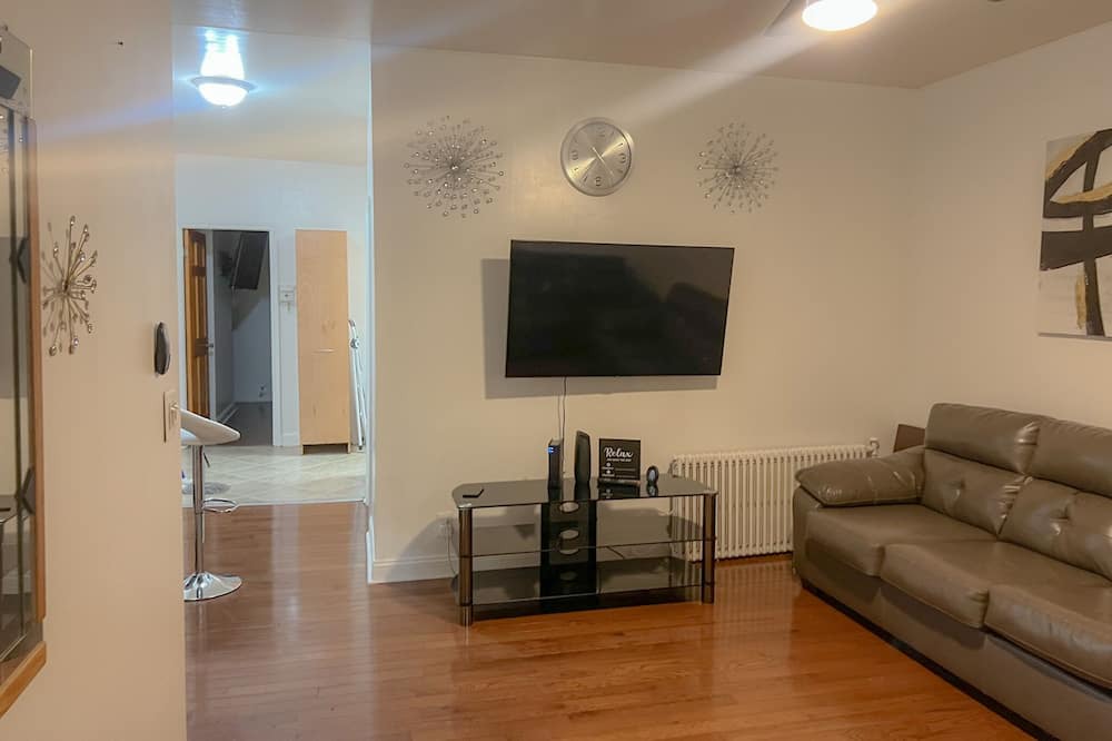 Photo of Livingroom in Queens