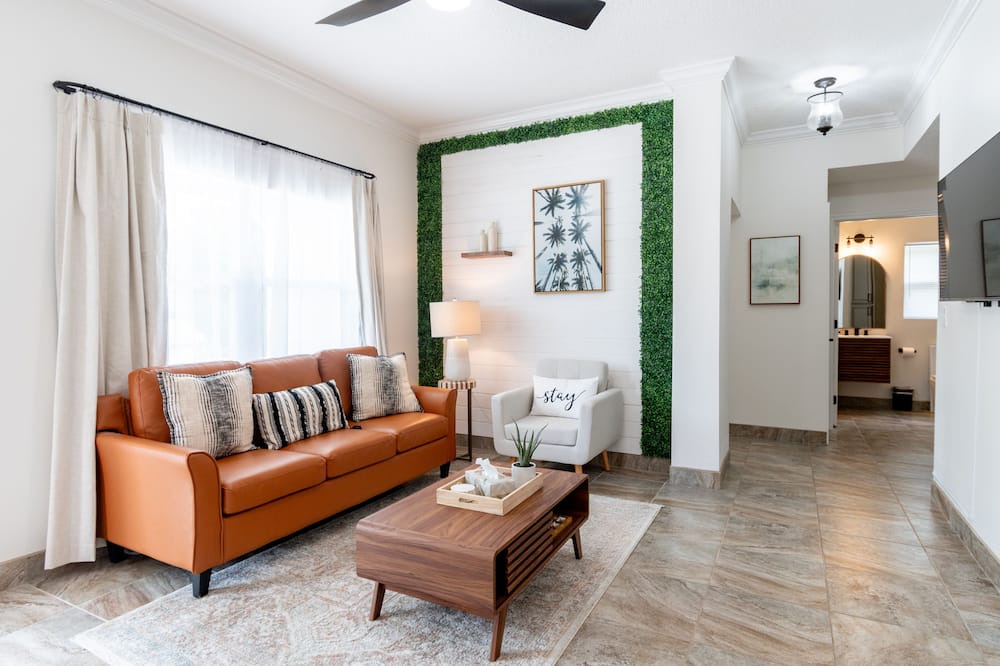 Photo of Livingroom in Crescent Beach