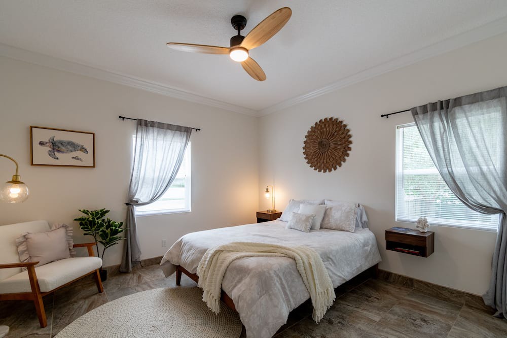 Photo of Bedroom in Crescent Beach