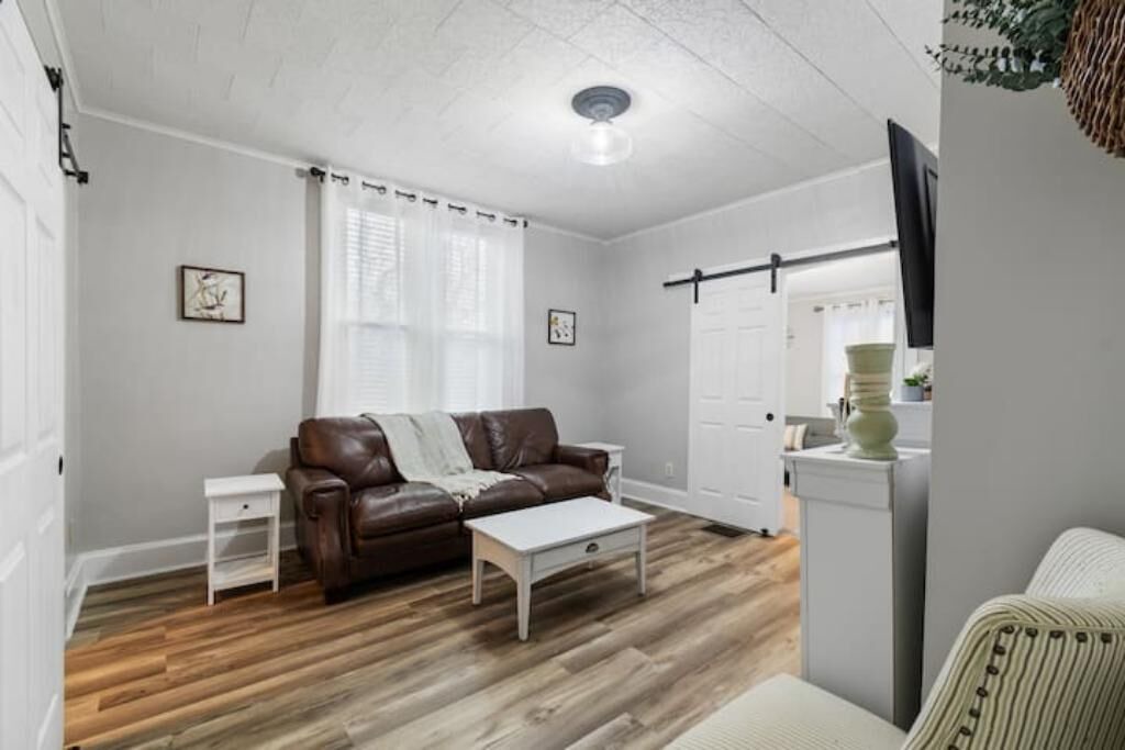 Photo of Livingroom in Martins Ferry