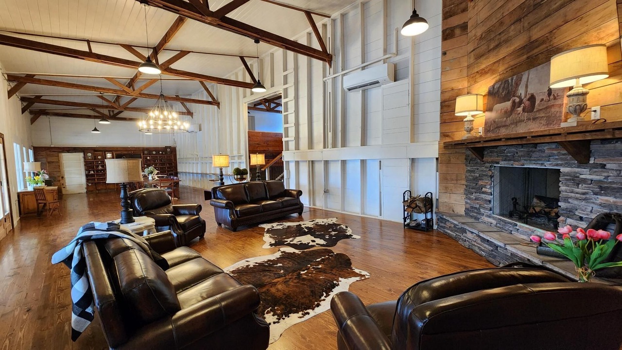 Photo of Livingroom in Altamont