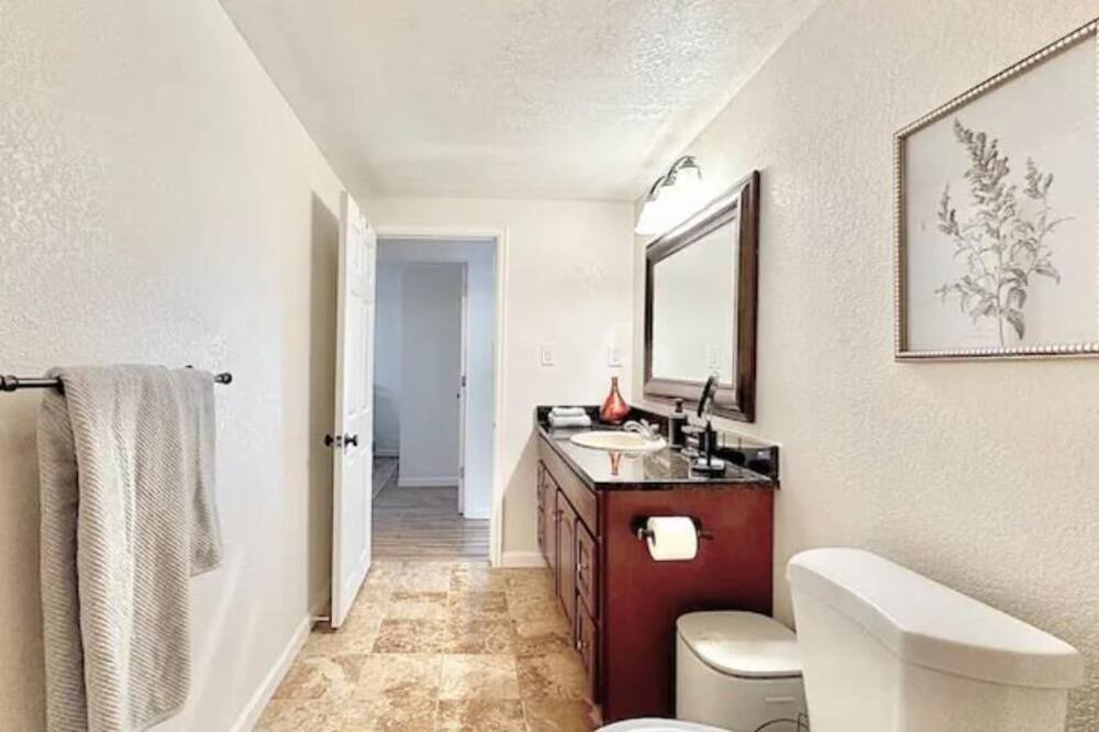 Photo of Bathroom in Alta Vista Area