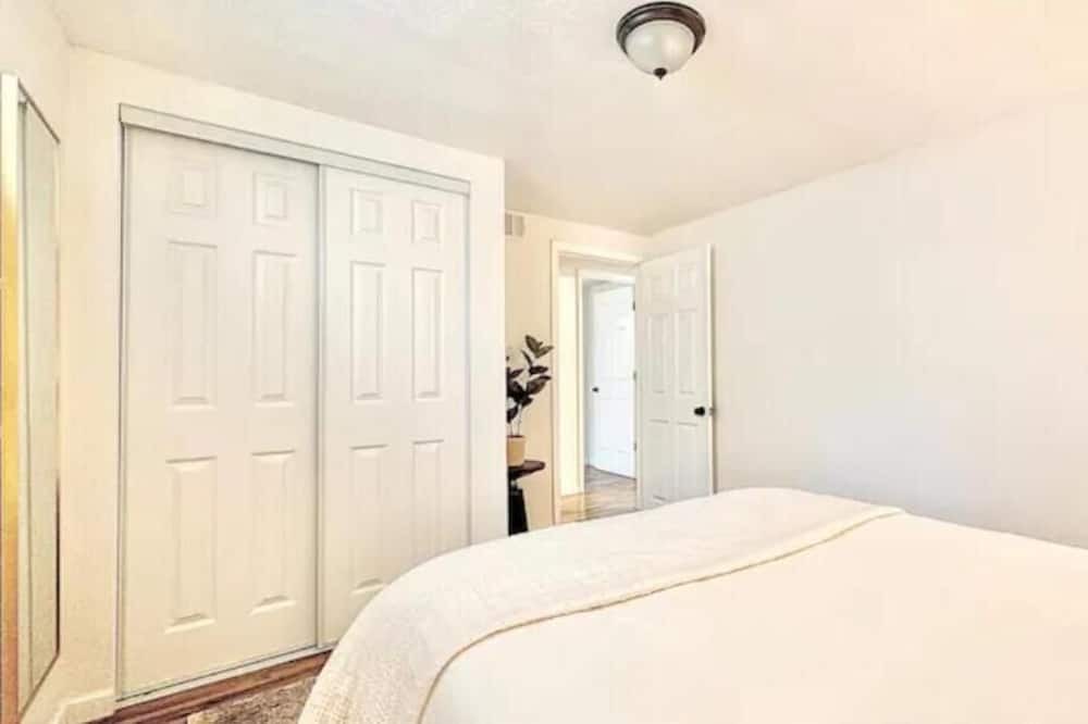 Photo of Bedroom in Alta Vista Area