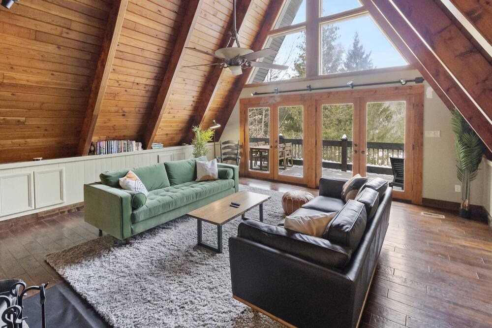 Photo of Livingroom in Wardensville