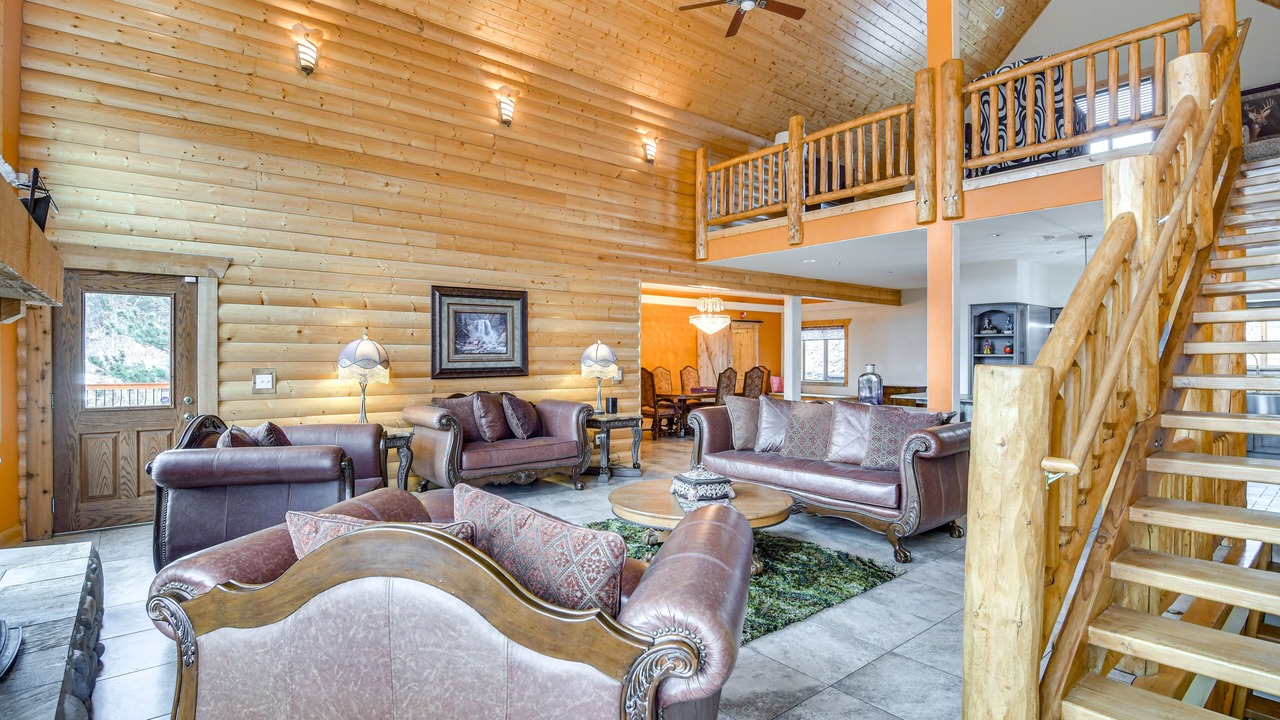 Photo of Livingroom in Idaho Springs