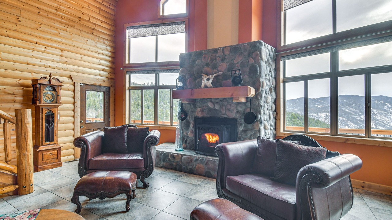 Photo of Livingroom in Idaho Springs