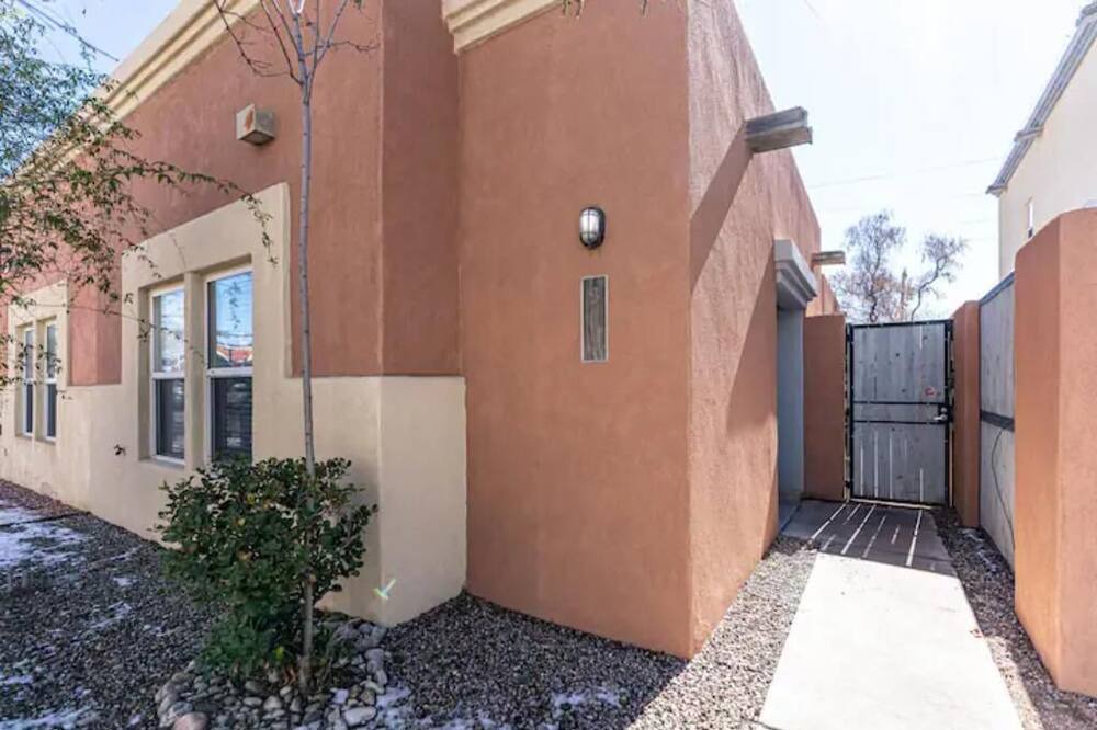 Photo of Outdoor in Raynolds Addition