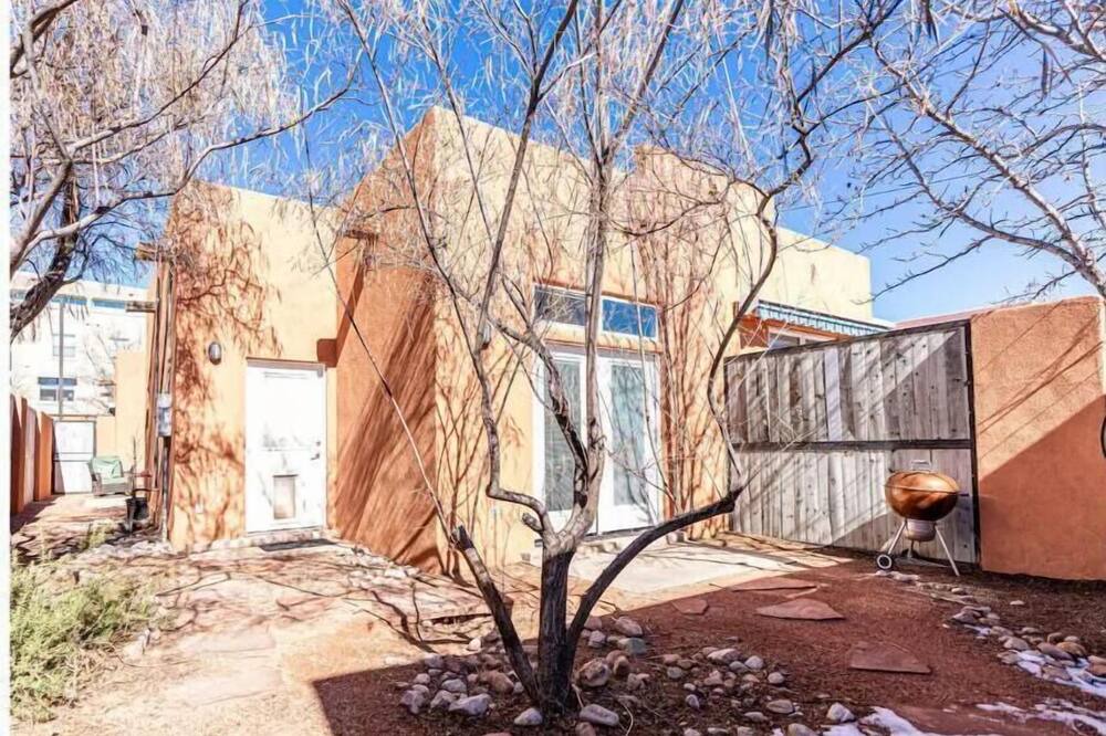 Photo of Outdoor in Raynolds Addition