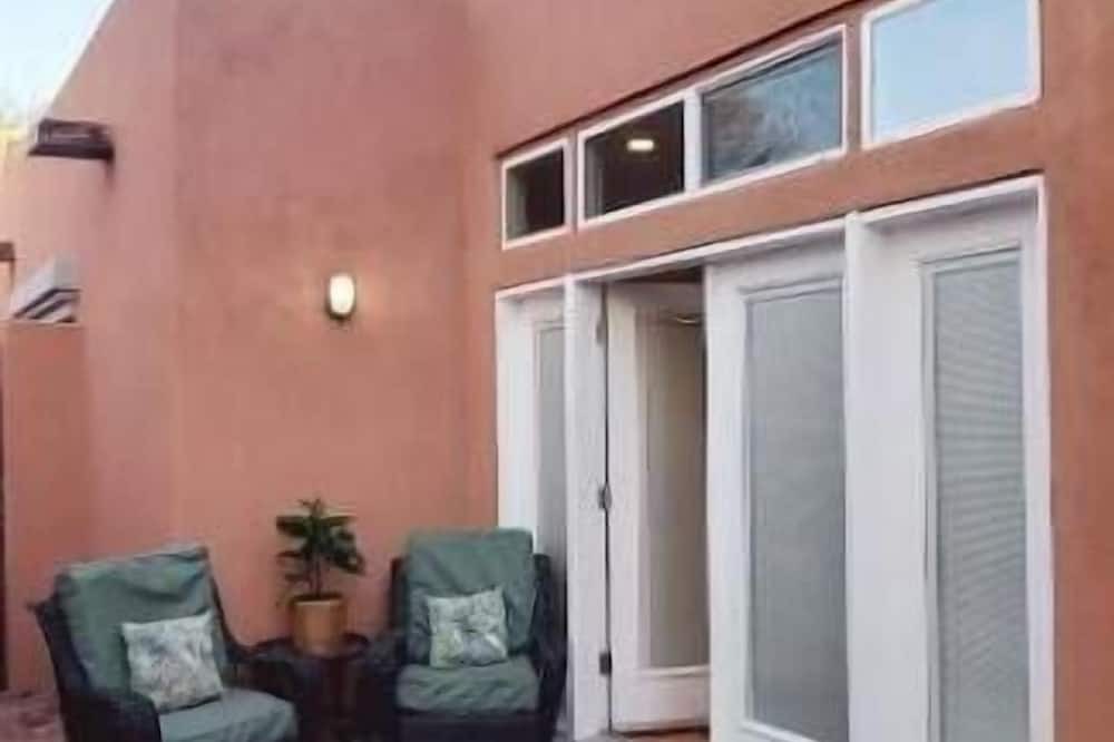 Photo of Outdoor in Raynolds Addition