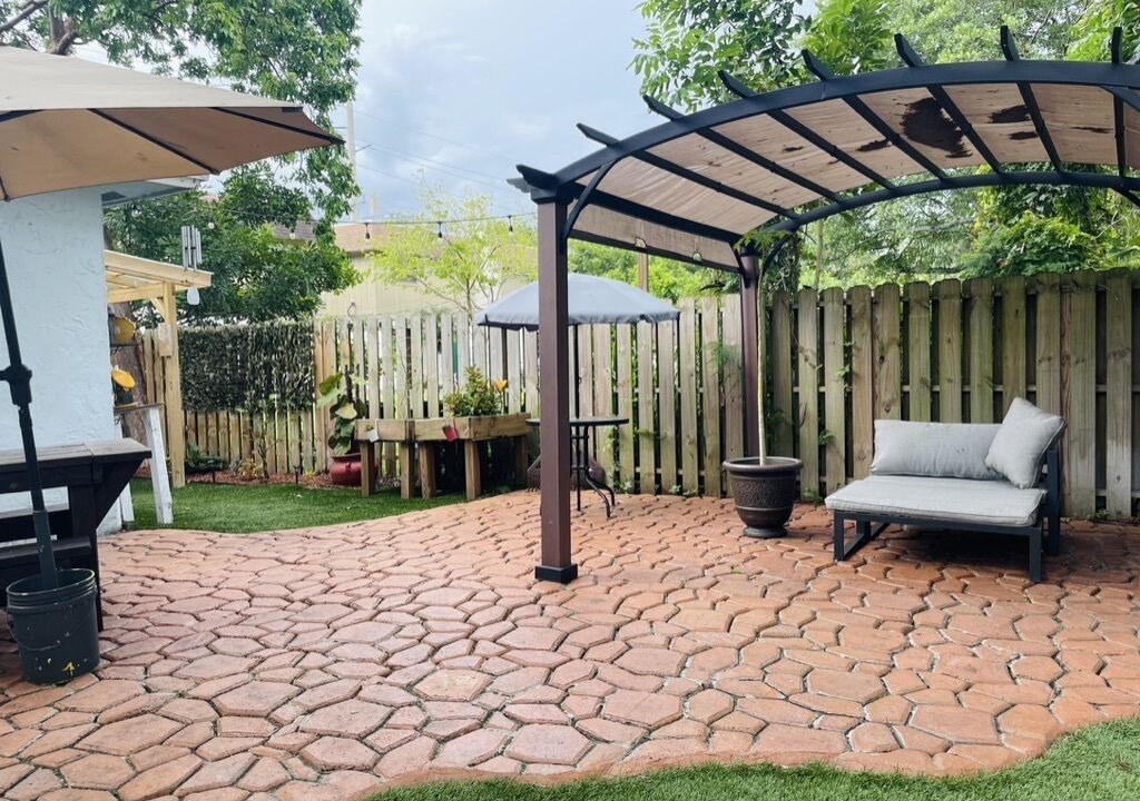 Photo of Patio Balcony in Sailboat Bend