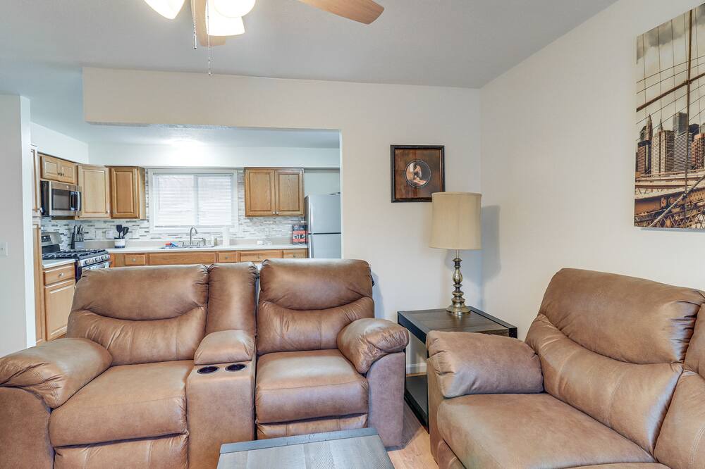 Photo of Livingroom in Reynolds Corners
